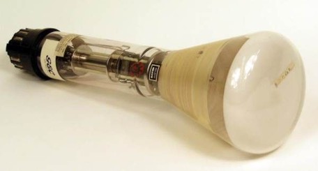Lampa katodowa Williamsa CRT wykorzystywana jako pamięć operacyjna